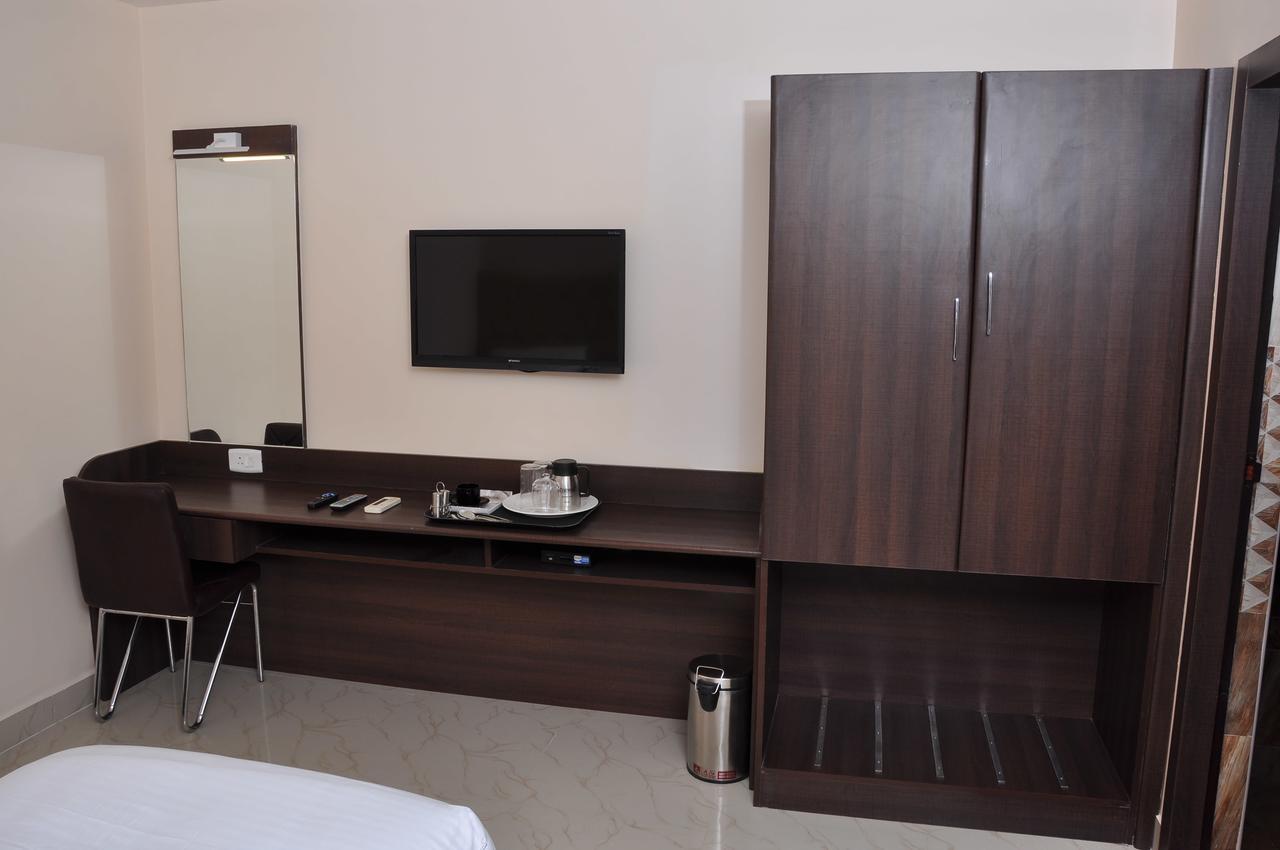 Almas Inn Hotels & Resorts Chennai Extérieur photo